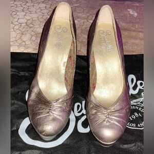 Seychelles Metallic Bronze Platform Pumps with Dust Bag - Size 8